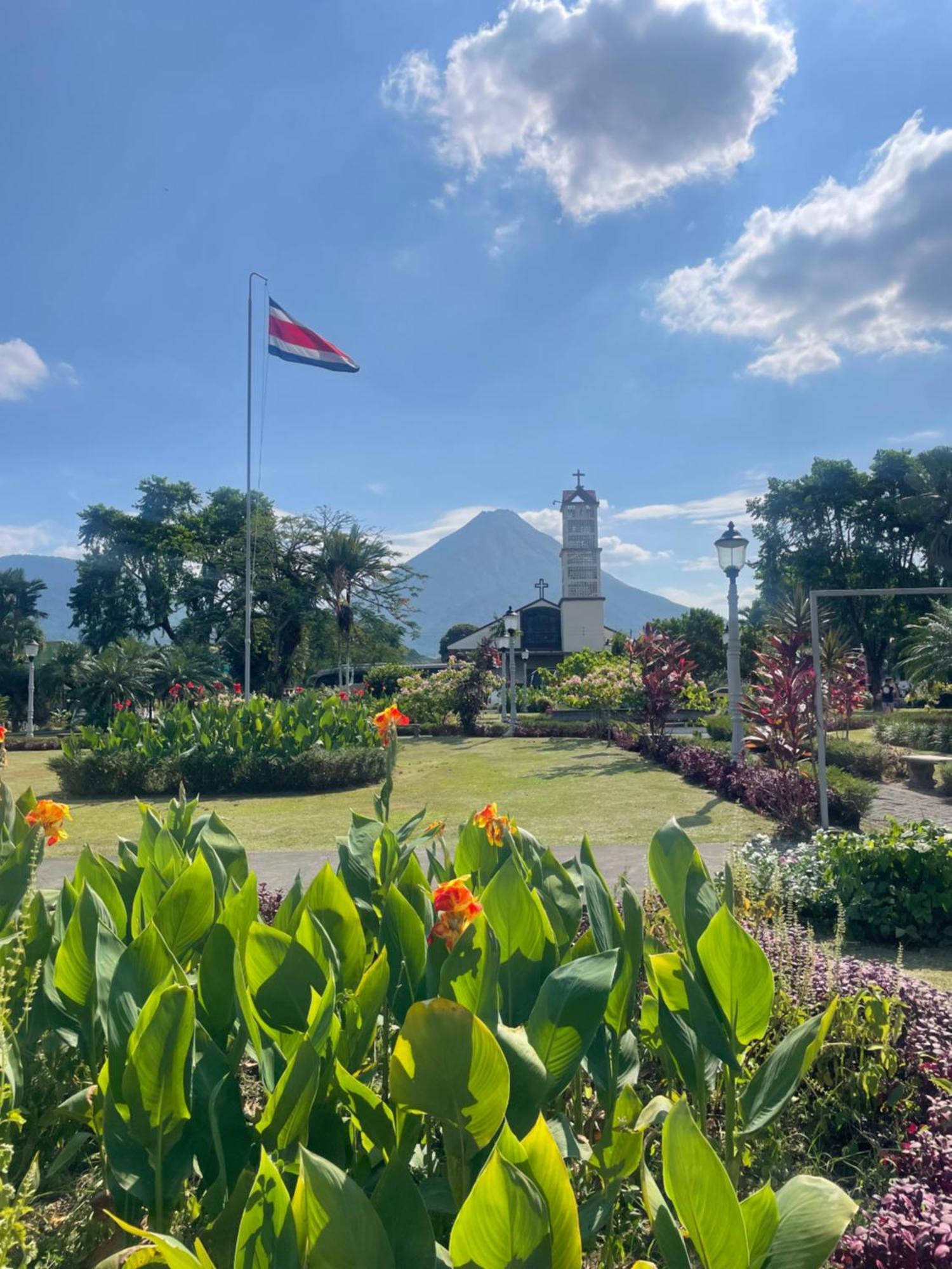 Hotel Tierra De Volcanes La Fortuna Kültér fotó