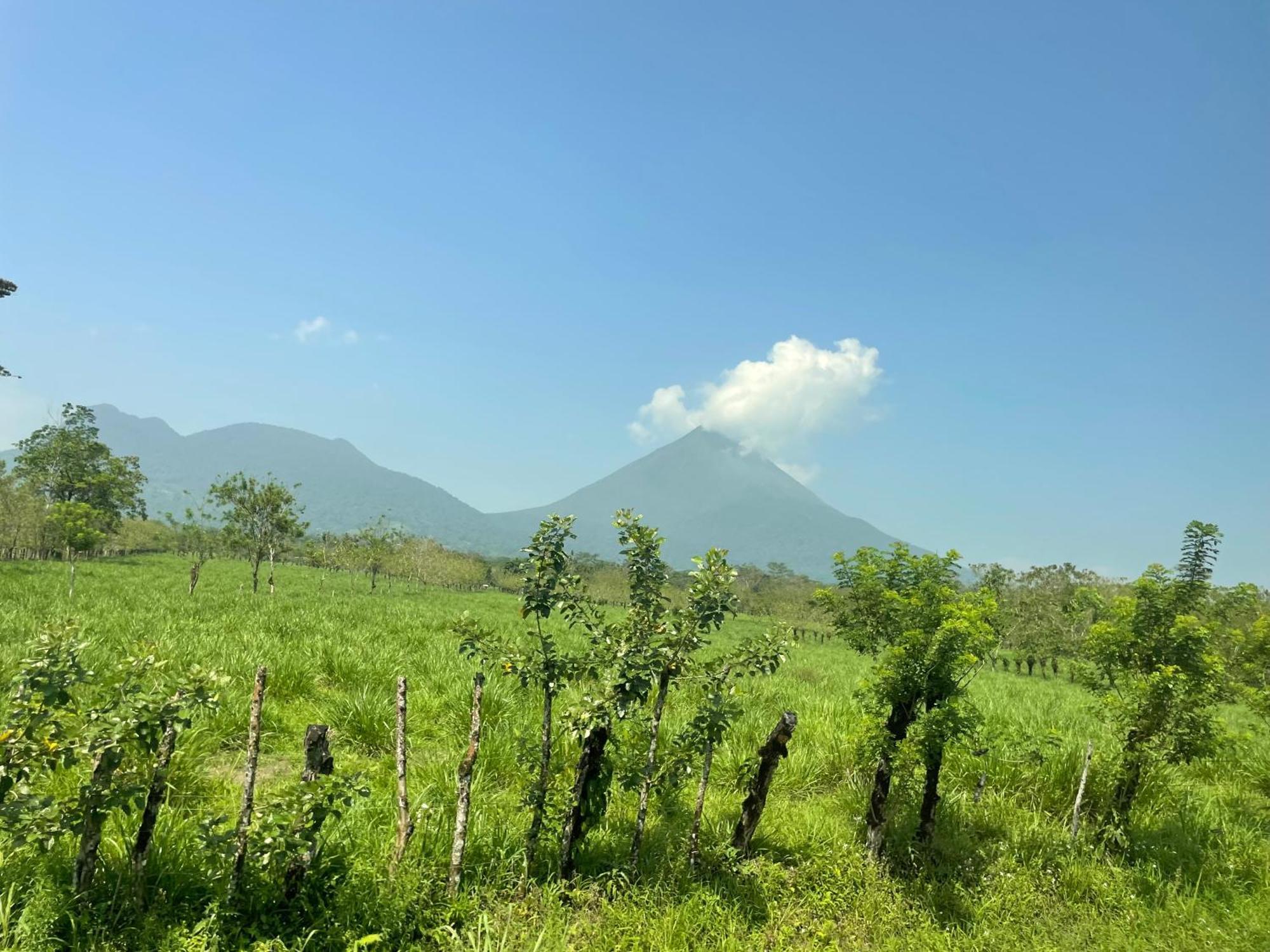 Hotel Tierra De Volcanes La Fortuna Kültér fotó