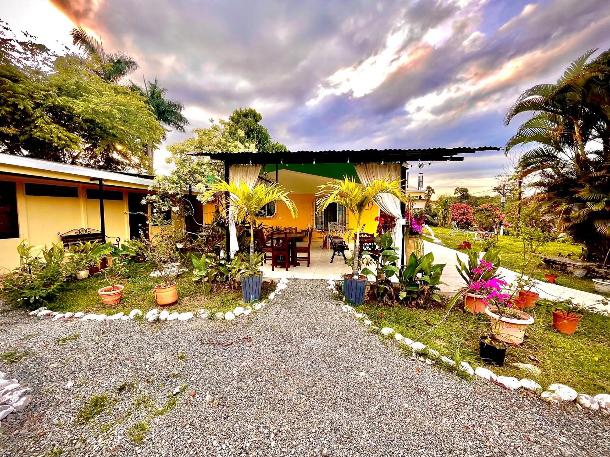 Hotel Tierra De Volcanes La Fortuna Kültér fotó