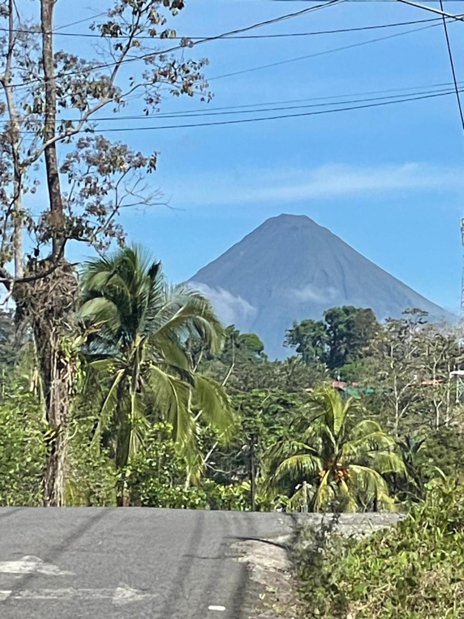 Hotel Tierra De Volcanes La Fortuna Kültér fotó